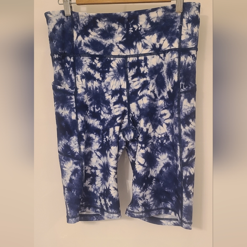 Biking shorts, tie dye